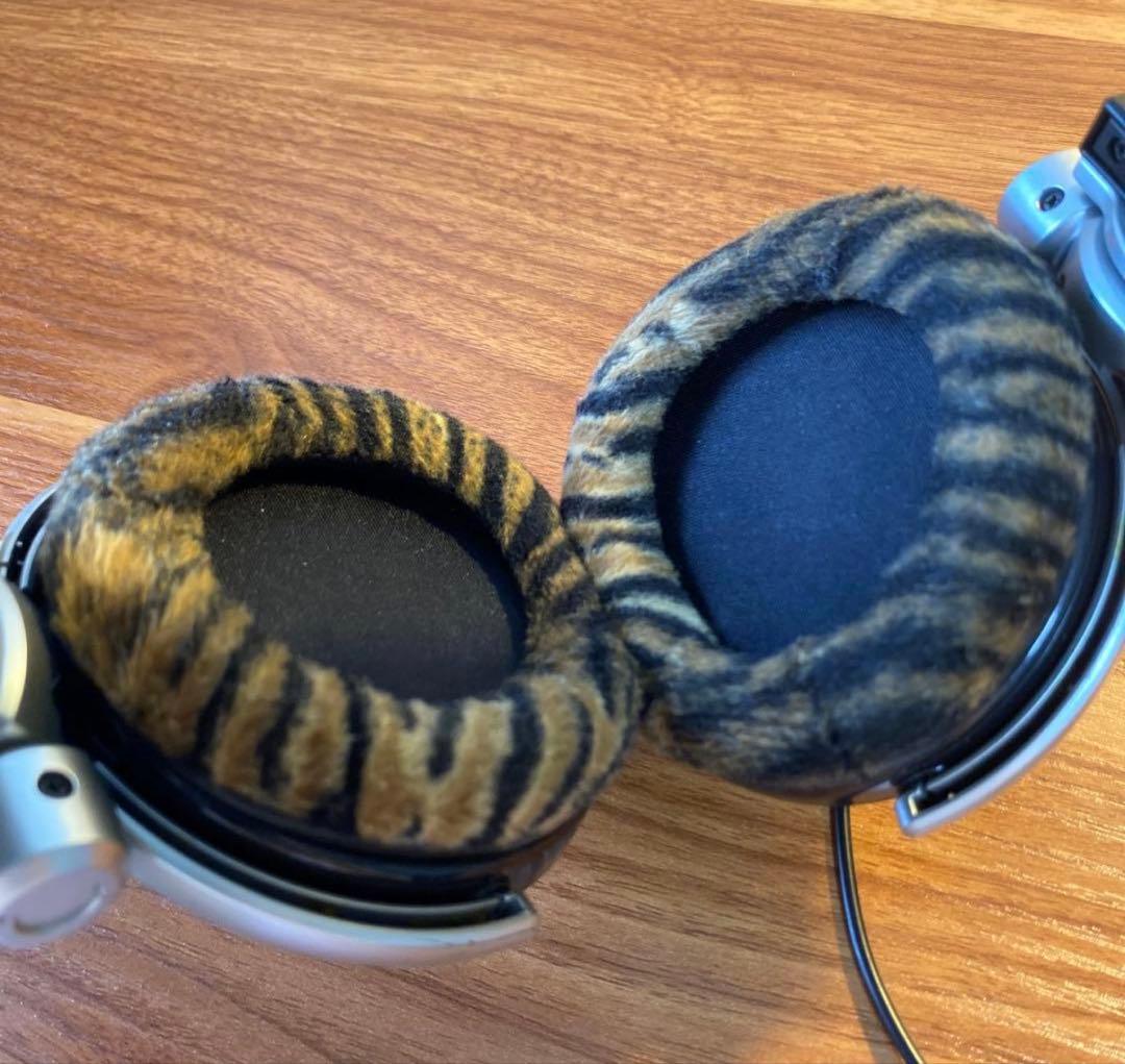 希少 Skullcandy(スカルキャンディー) 有線ヘッドホン 豹柄 ドクロ