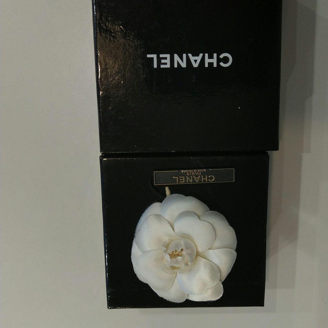 CHANEL カメリア コサージュ