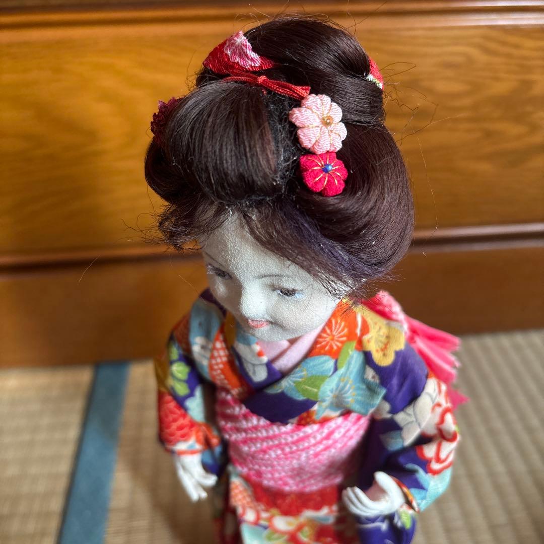 伝統的なすごく可愛いお人形