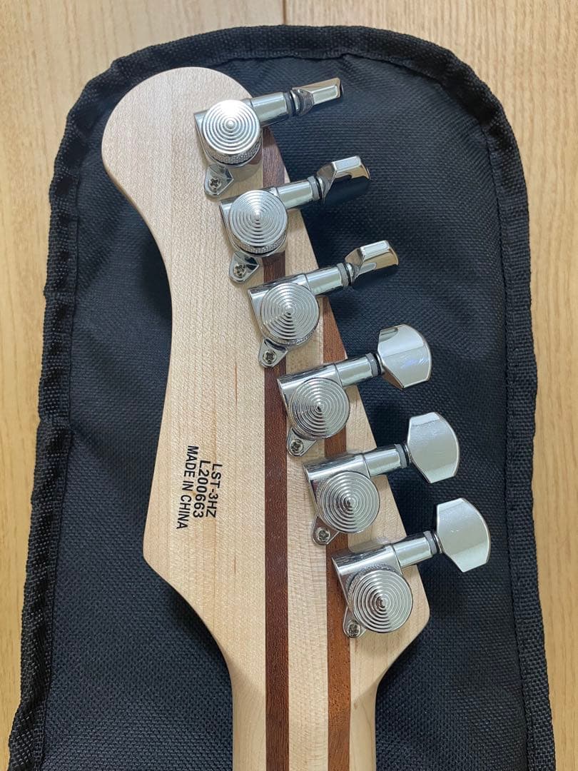 Laid Back ストラトタイプ エレキギター LST-3HZ GMP