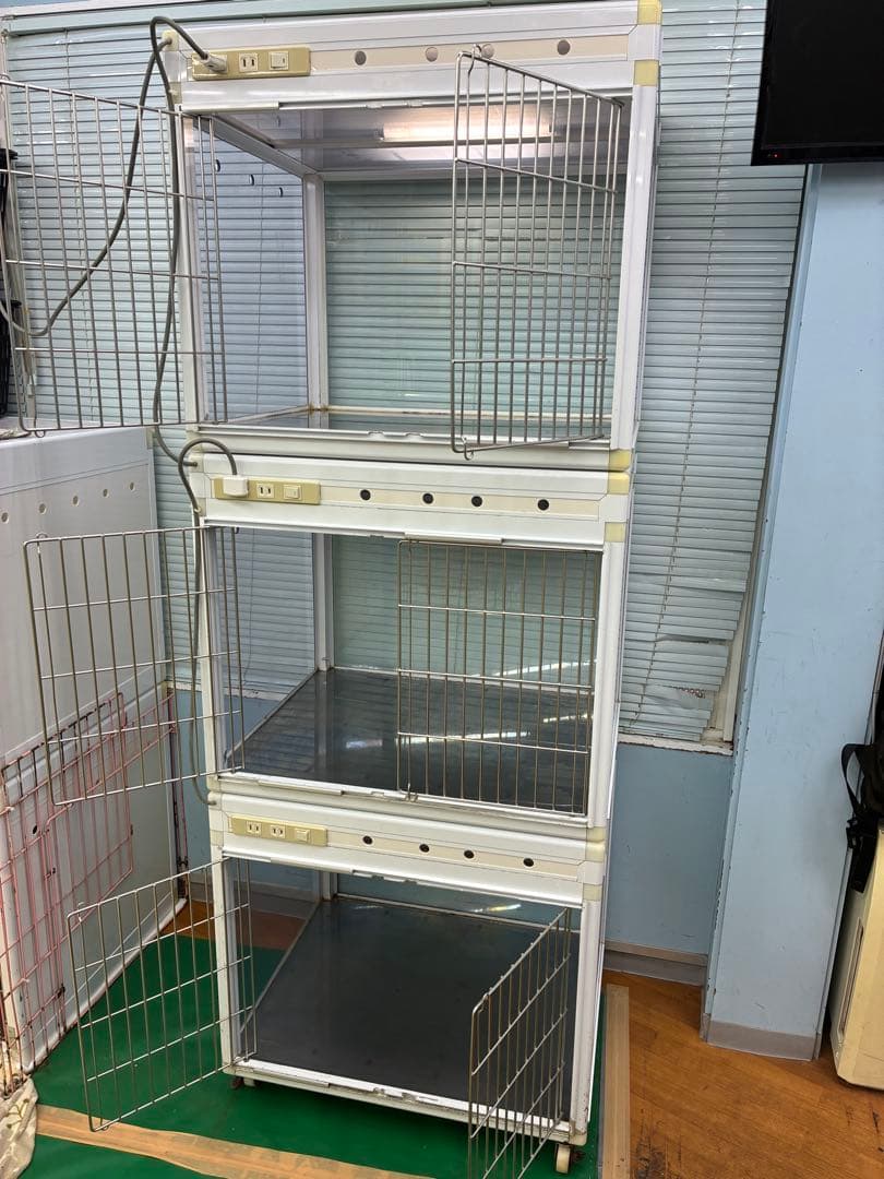 新年❗️特別値引中‼️GB PRO ペットマンション 3面クリアフィックス窓3段