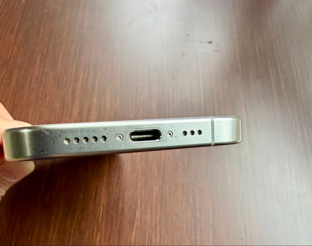 ガラスフィルム付き！iPhone 15 Pro 256GB SIMフリー