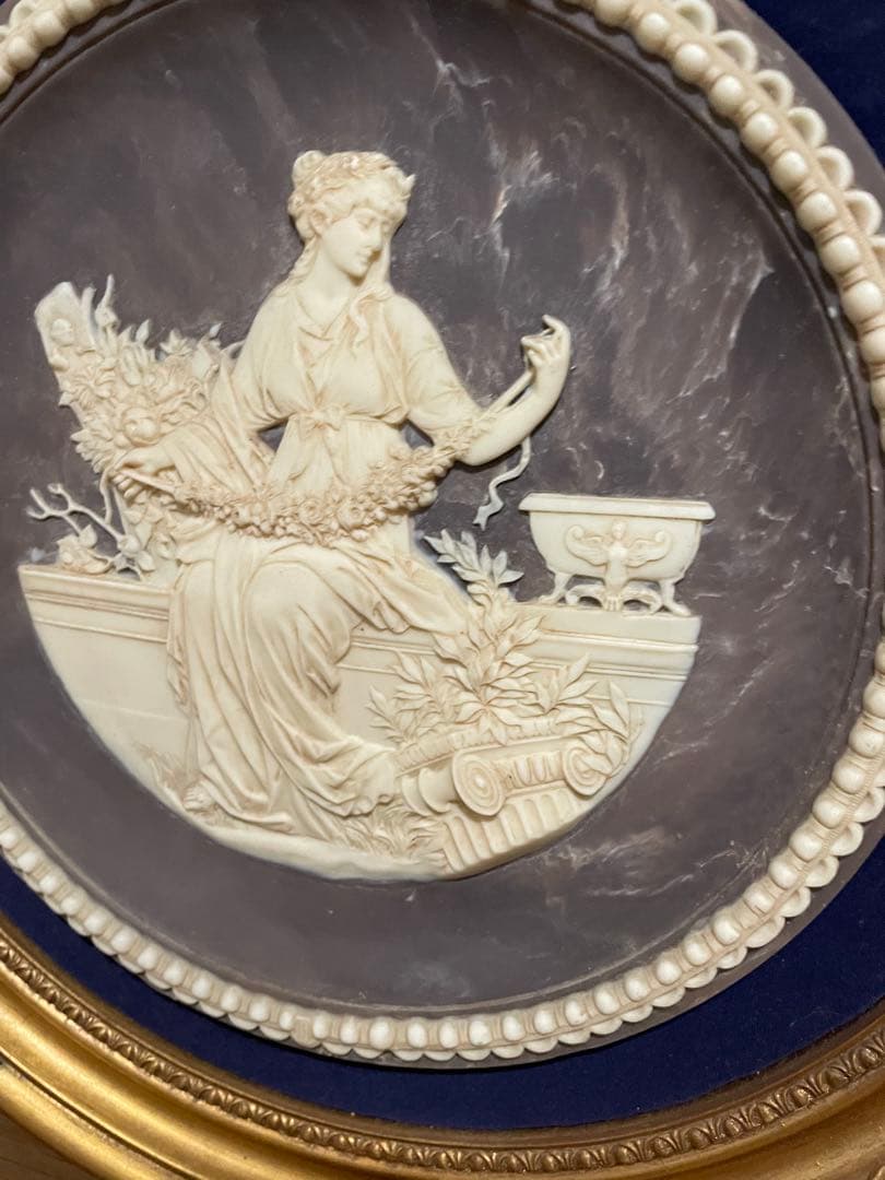 壁掛　インコレイストーン カメオ