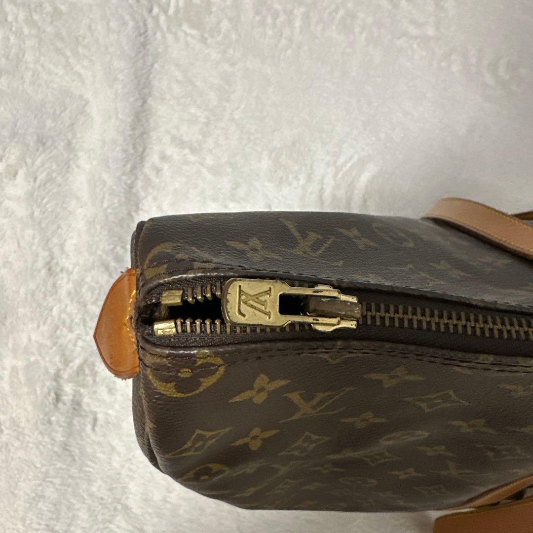 Louis Vuitton トラベルバック