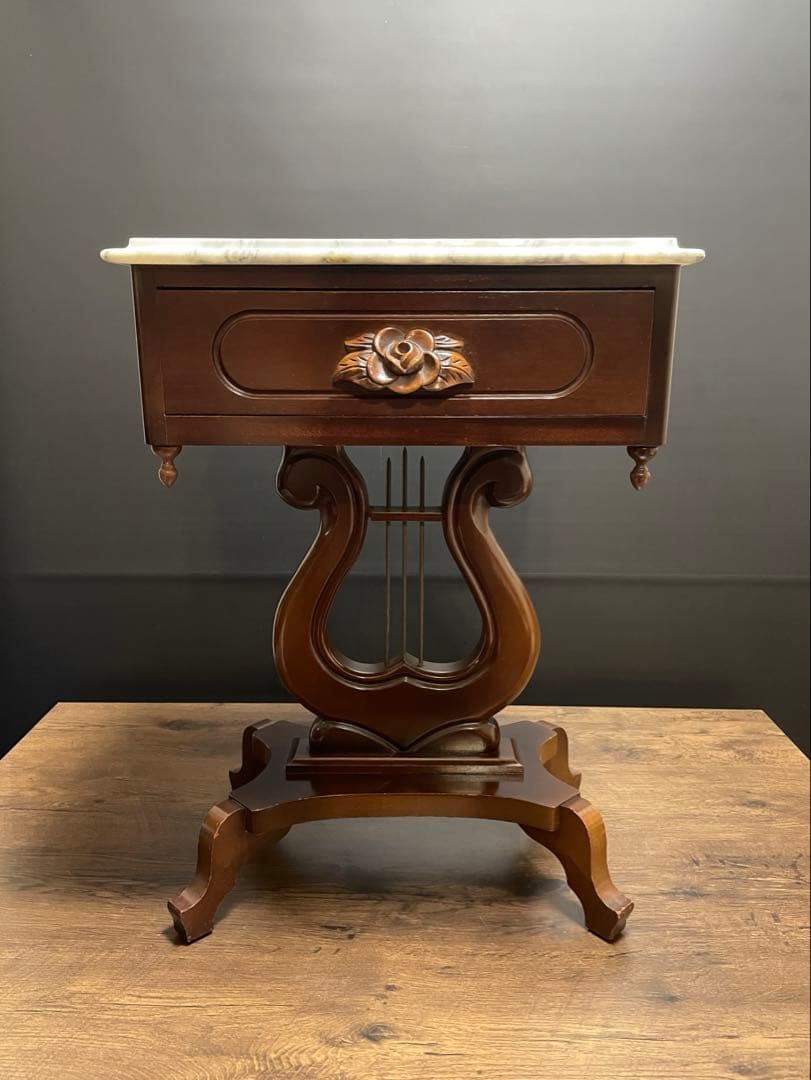 イタリア製　大理石　ハープ　サイドテーブル