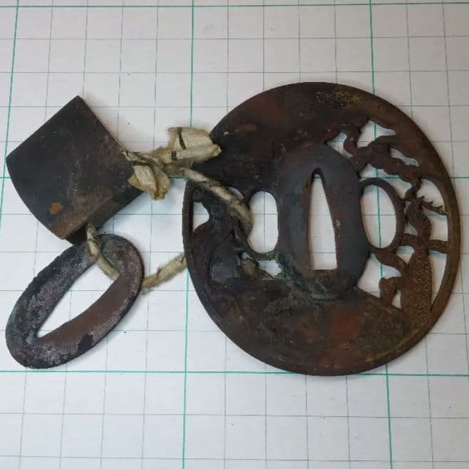 鍔　鉄鍔　切羽　はばき　アンティーク　骨董　金工　古美術　つば