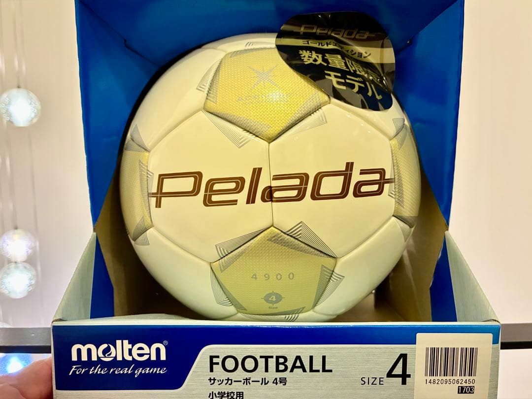 新品未使用molten ペレーダ4号サッカーボール