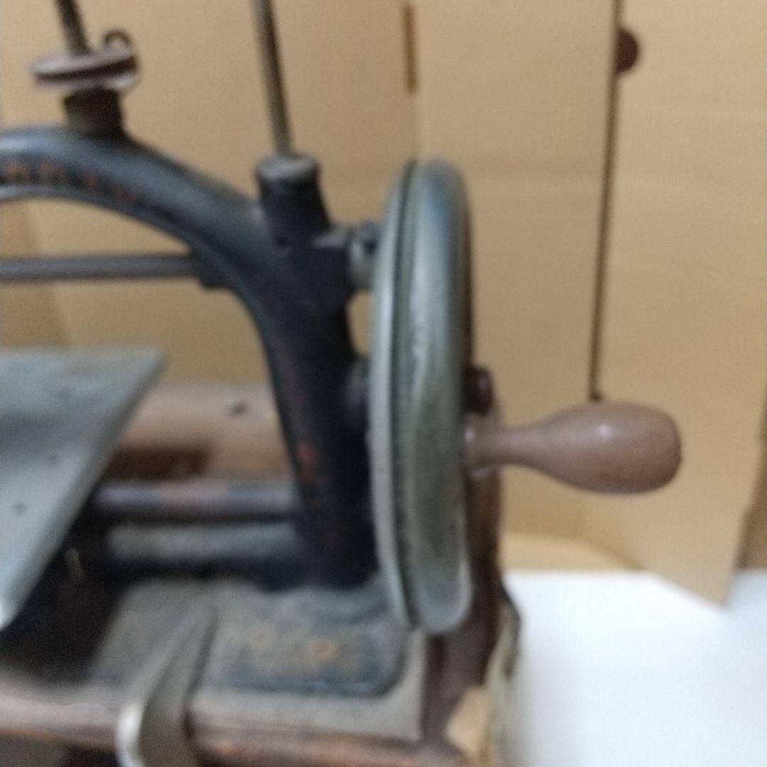 アンティーク　手廻しミシン