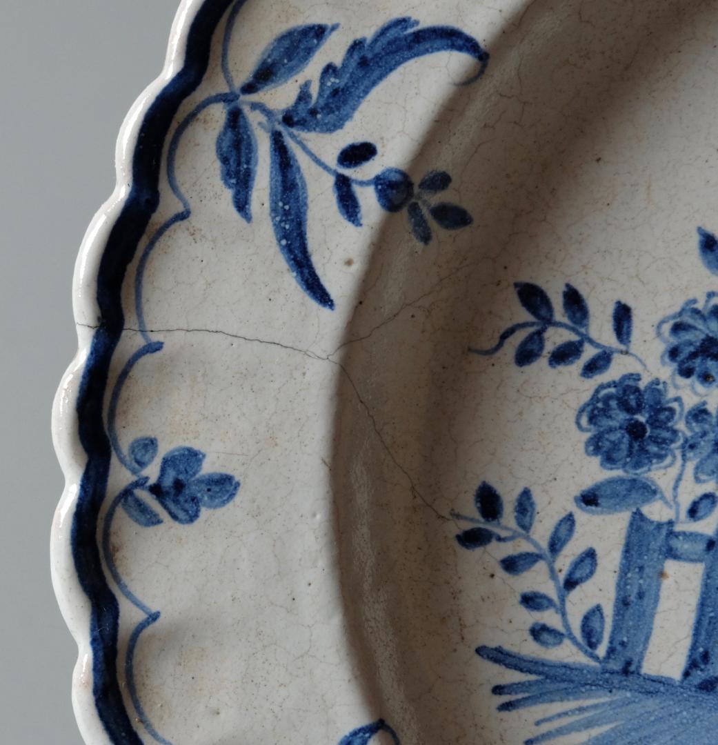 ☆☆フランスの輪花の皿：シノワズリー中国人の絵　19世紀