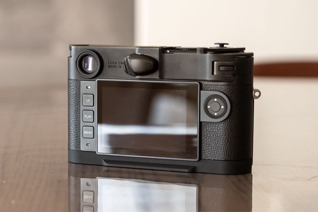 Leica ライカ M10 モノクローム　グリップ　予備バッテリー付き