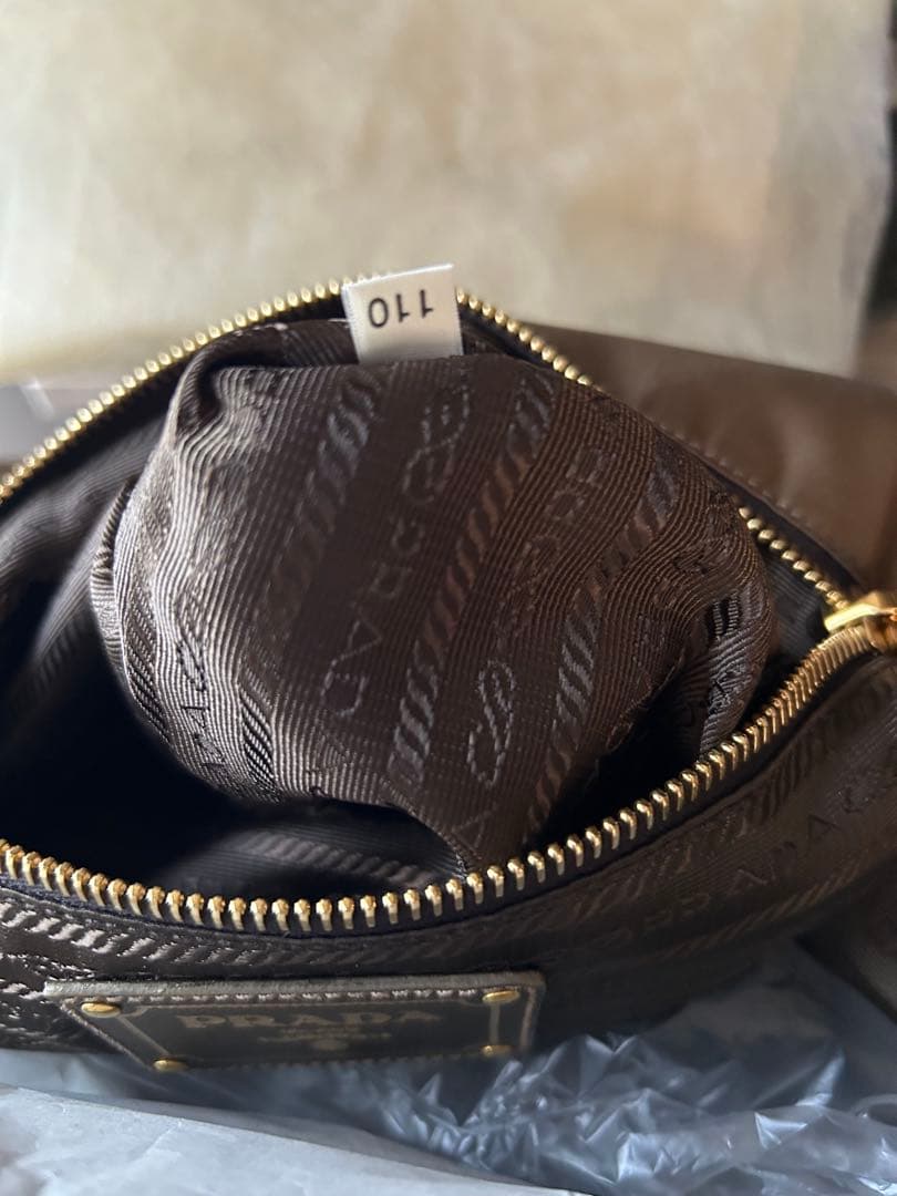 PRADA クマ刺繍ビジュー バッグ