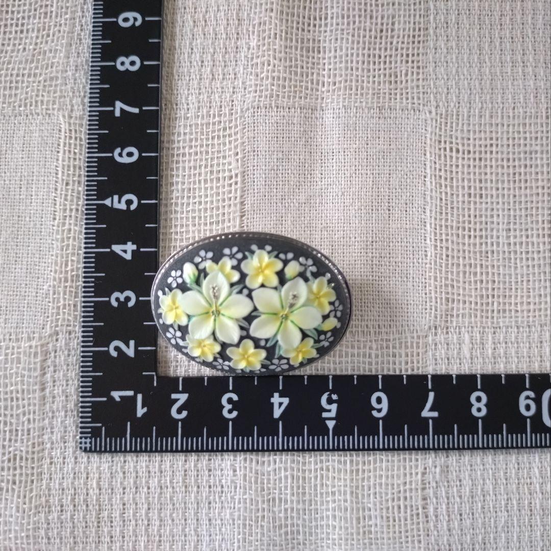 日本製ヴィンテージ　俊兼　トシカネ　有田焼　焼き物　イエロー　お花　ブローチ