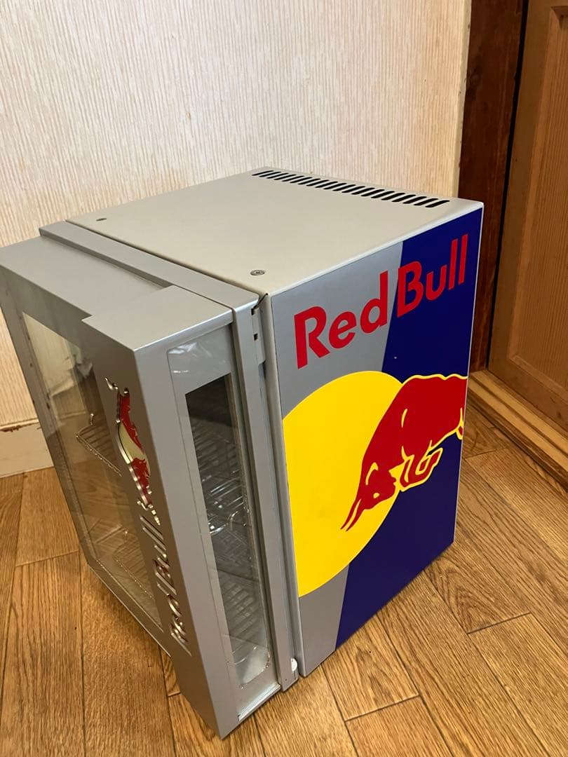 【希少】　RedBull レッドブル　小型冷蔵庫　ショーケース 非売品　美品