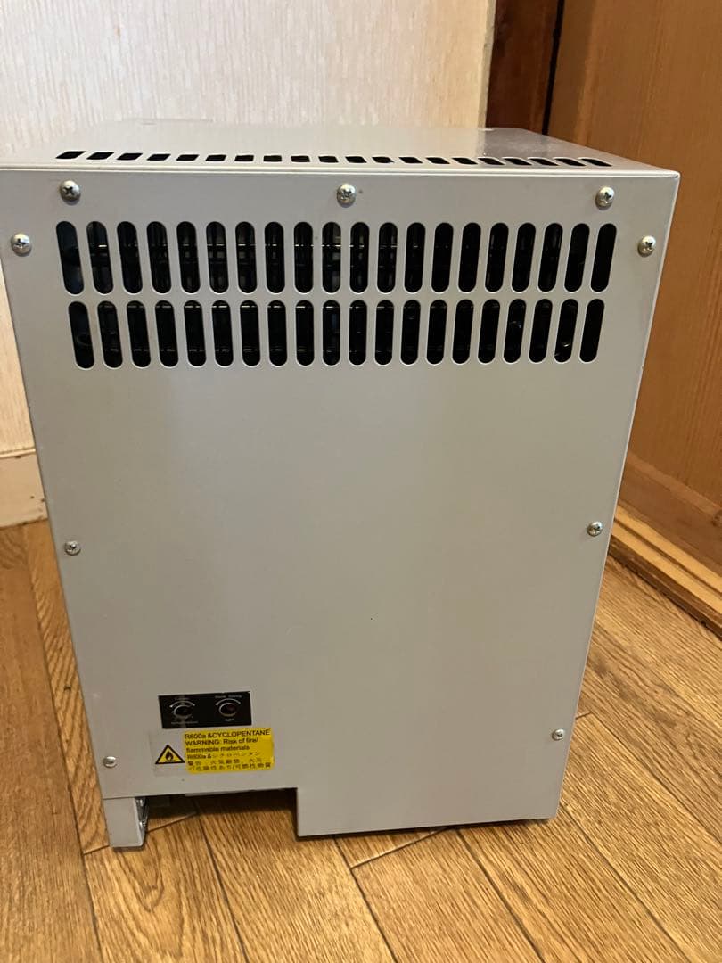 【希少】　RedBull レッドブル　小型冷蔵庫　ショーケース 非売品　美品