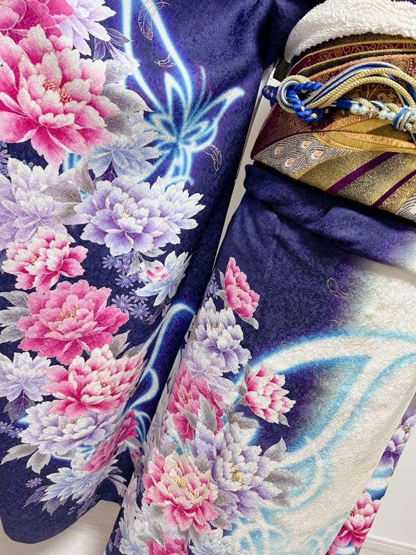 未使用品に近い　振袖セット　牡丹　豪華　金彩　金刺繍　振袖フルセットお探しの方！