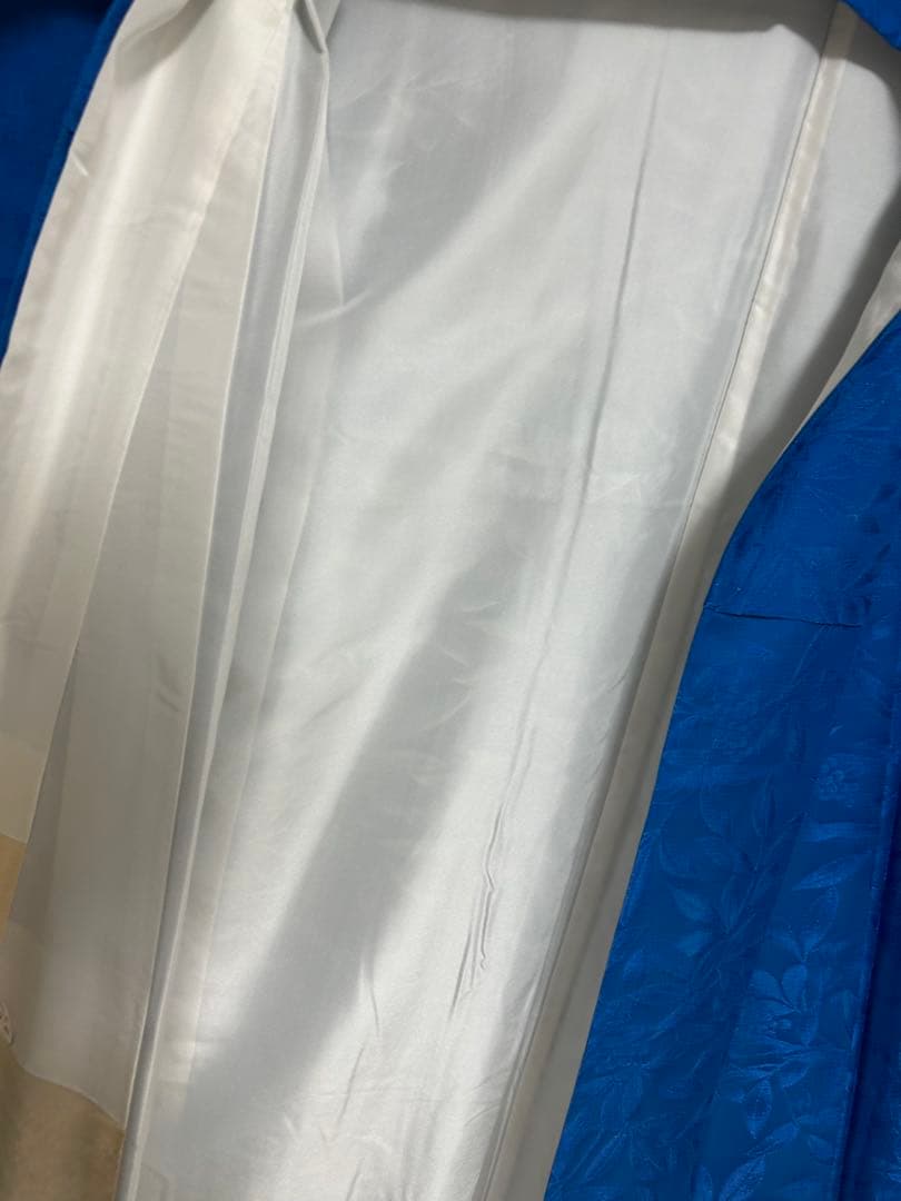 【 最終値下げ 】モダンでポップ　花柄　振袖　４０