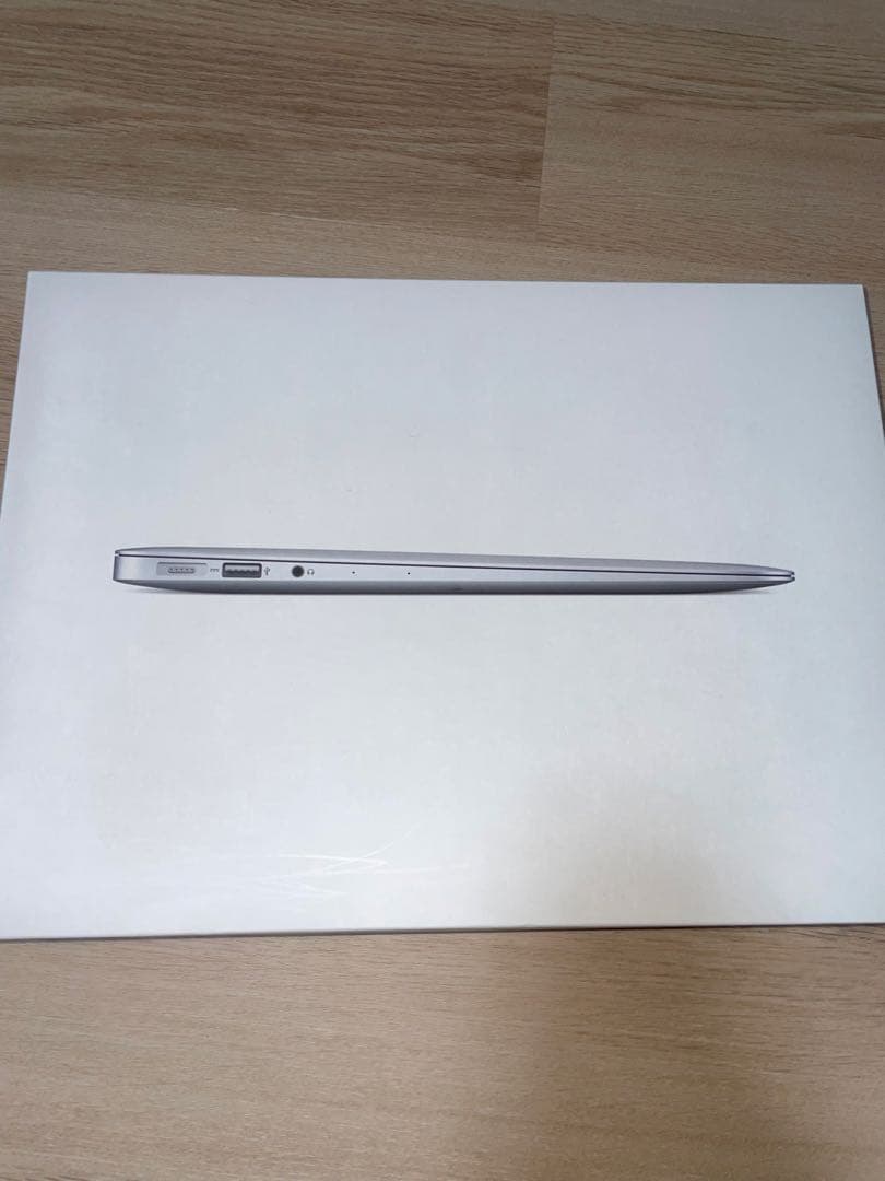 【美品】MacBook Air 13inch シルバー 8GB 128GB