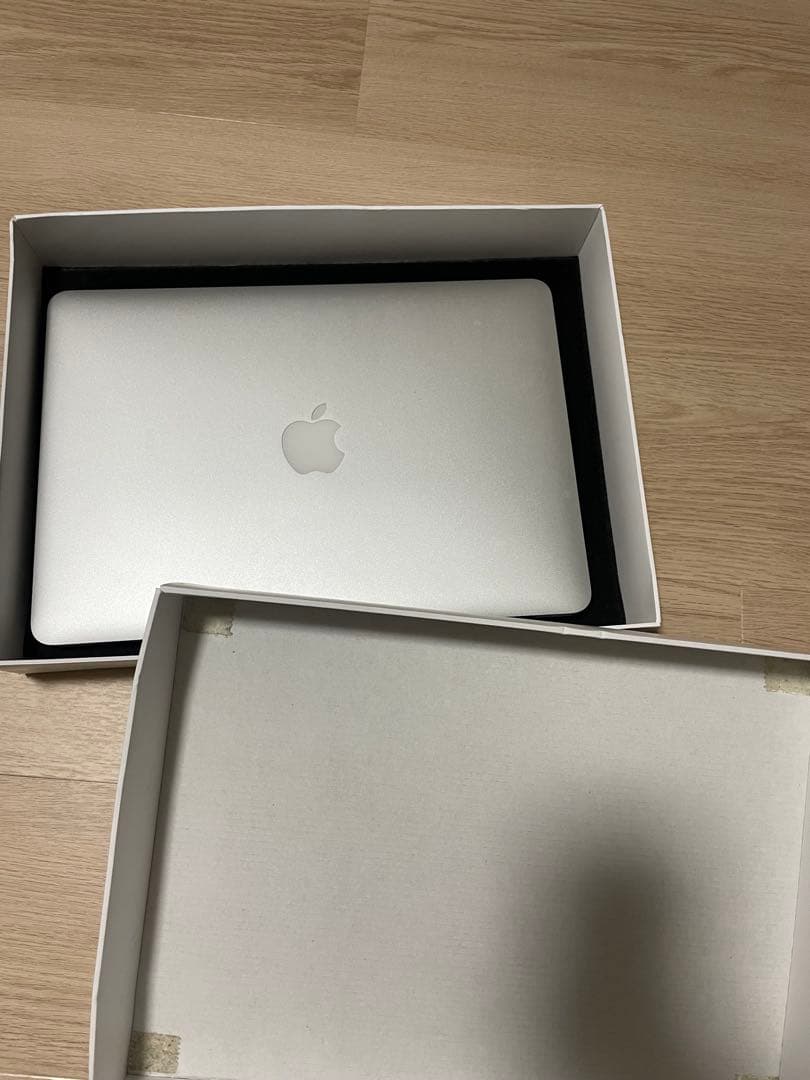 【美品】MacBook Air 13inch シルバー 8GB 128GB