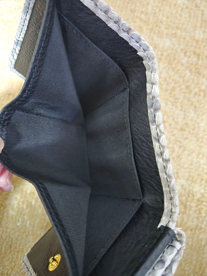 chiibag三つ折り財布 パイソン