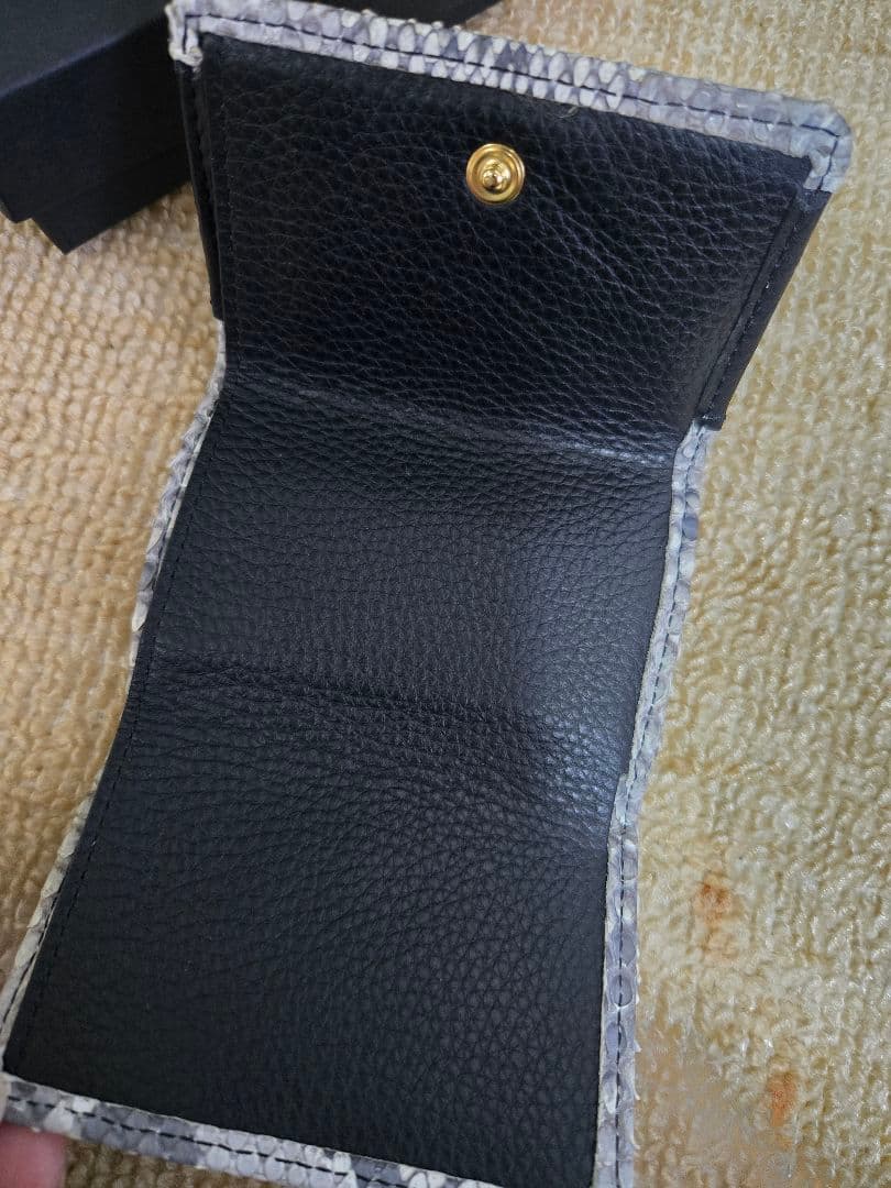 chiibag三つ折り財布 パイソン