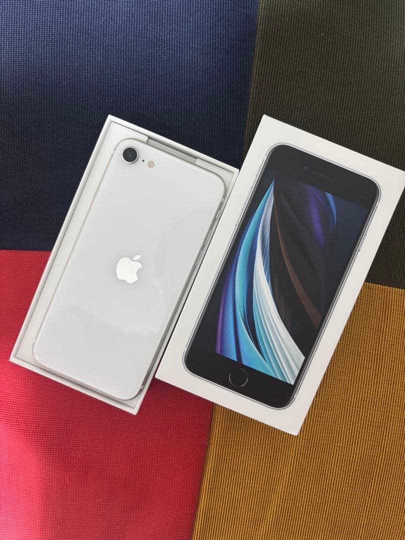 Apple iPhone SE (第2世代) 128GB ホワイト
