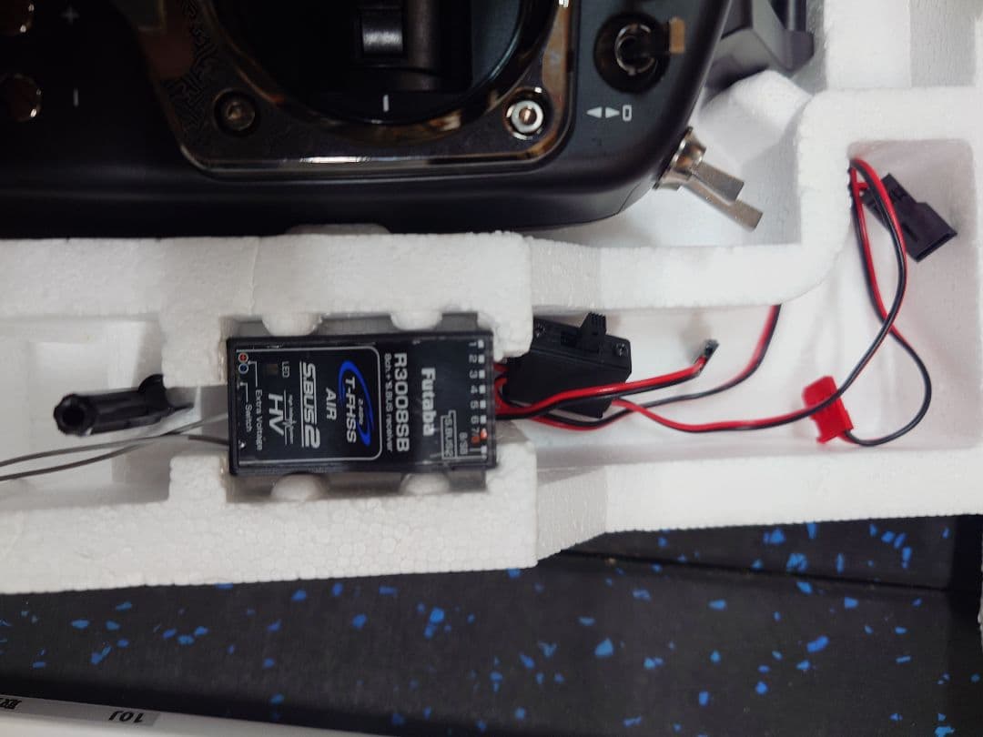 フタバ FUTABA 10J 2.4GHZ T-FHSS プロポ　飛行機用