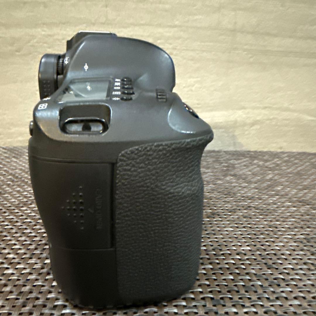 グランパスター様用Canon EOS 6D 本体（ストラップ未使用）