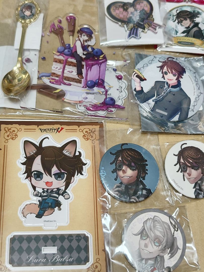 第五人格　囚人　缶バッジ　アクリルスタンド　アクリルキーホルダー