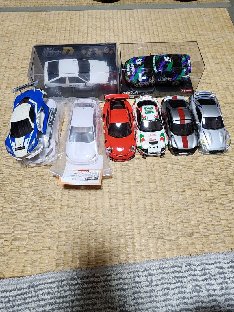 京商 オートスケールイニシャルD AE86未開封とHKSその他使用済みボディ