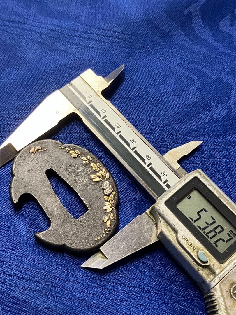 鍔　日本刀　短刀鍔　小刀鍔　金銀銅象嵌　時代物　刀　武具