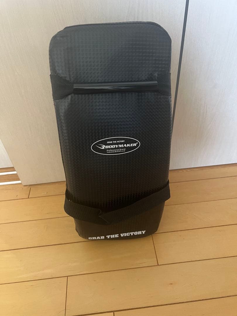 TWINS ボクシンググローブ ＋パンチングミット　＋　キックミット　セット