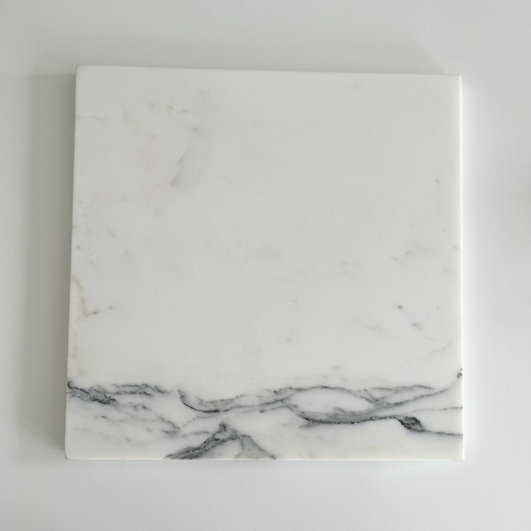 大理石 で ペット ひんやり　天然白大理石　厚さ約20ミリ 天板のみ鏡面仕上げ