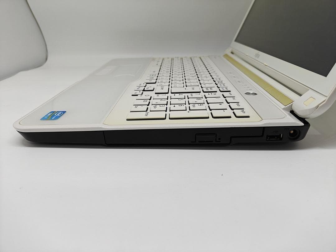 【FUJITSU】爆速 Core i7/新品SSD256GBノートパソコン F1