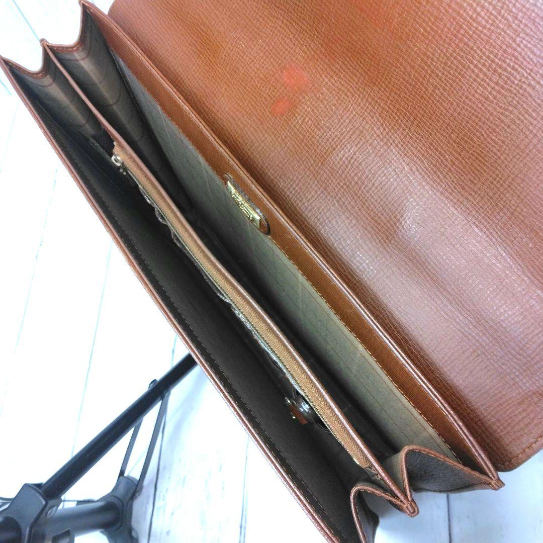 Burberrys　ビジネスバッグ　ブリーフケース　A4可　鍵　ゴールド金具