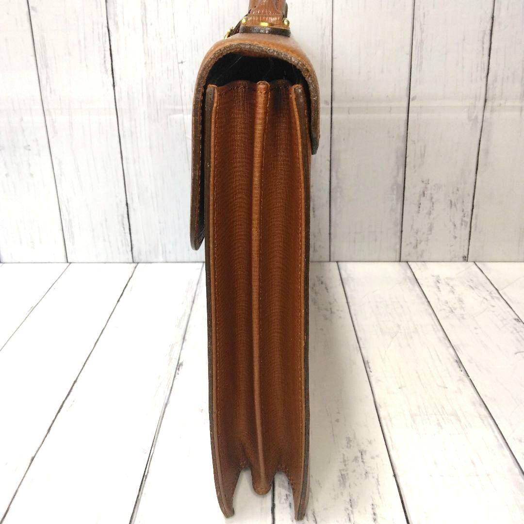 Burberrys　ビジネスバッグ　ブリーフケース　A4可　鍵　ゴールド金具