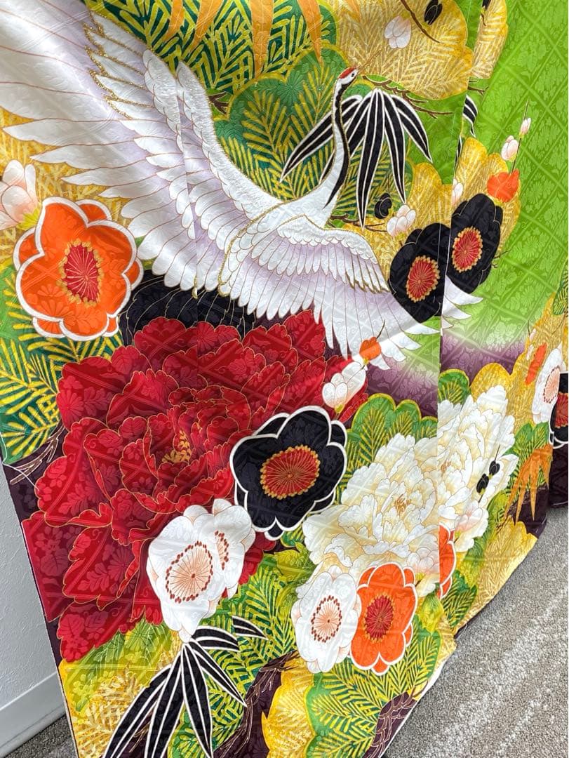 振袖 仮絵羽 刺繍 金彩 紋意匠 牡丹 大輪 正絹 未仕立て品 八掛付き