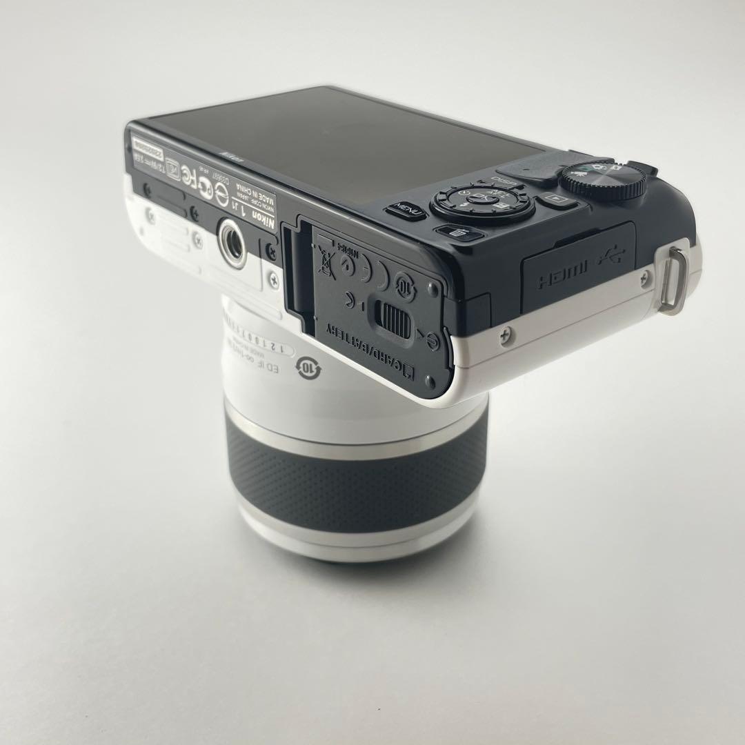 【ショット数3000・返品保証】Nikon1 J1 ホワイト レンズキット