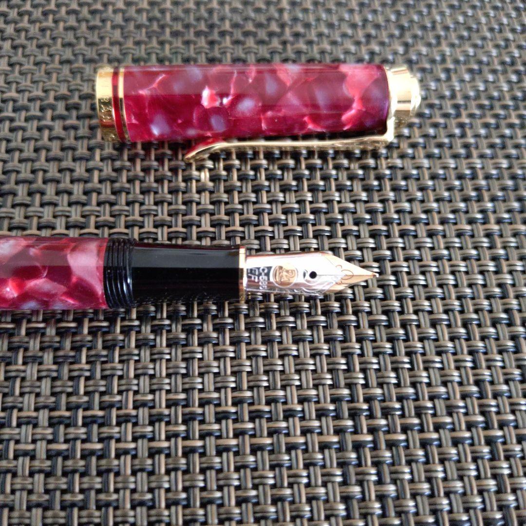 ペリカンスーベレーン　M320　ルビーレッド　万年筆