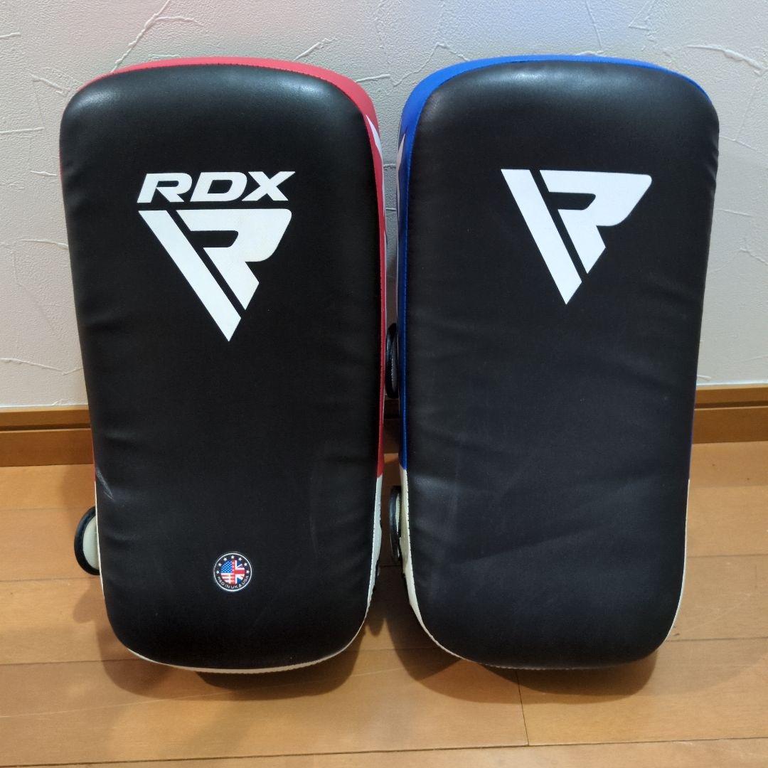 美品　RDX APR T1U キックミット 赤 青