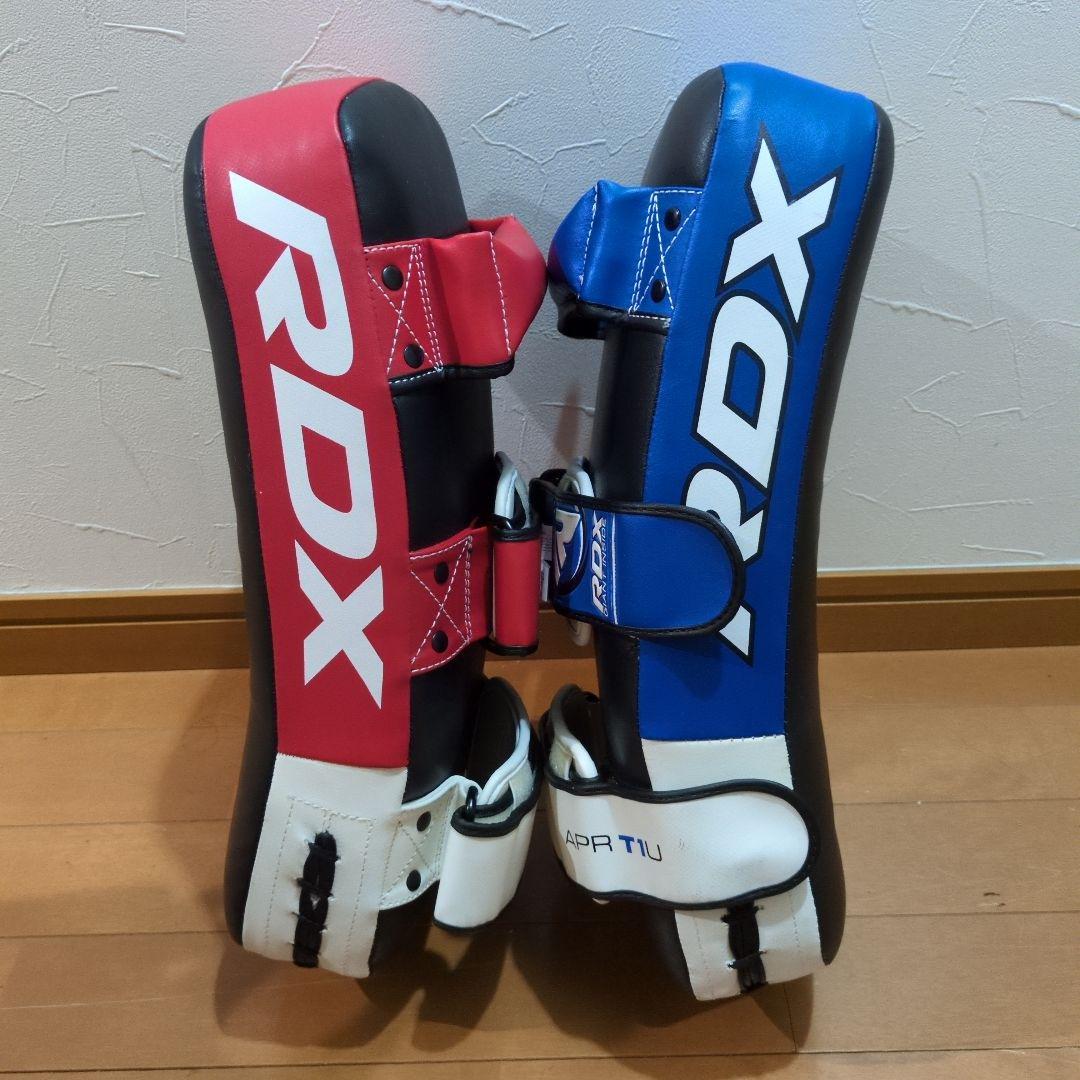 美品　RDX APR T1U キックミット 赤 青