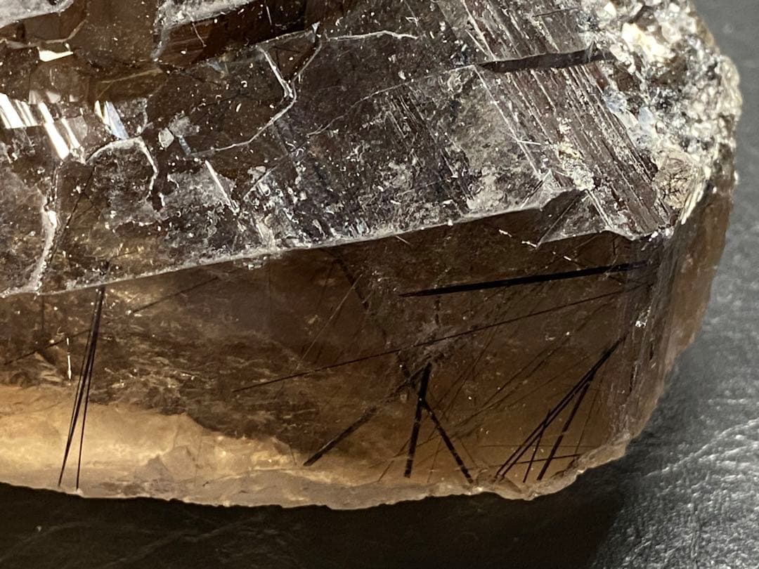 ブルー　ザギマウンテンクォーツ　ザギ水晶　754gラビカイト入り