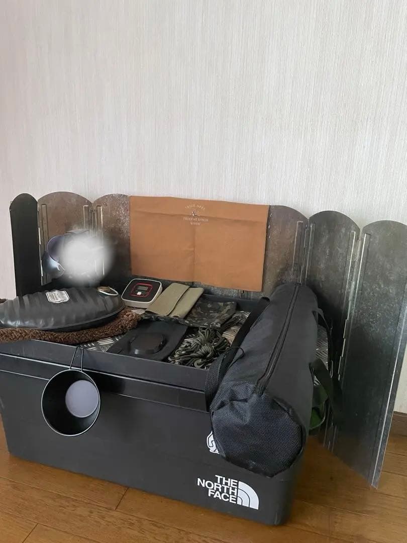 トランクカーゴ、テーブル、湯たんぽ、シュラフ、タープポール、風貌他　まとめ売り