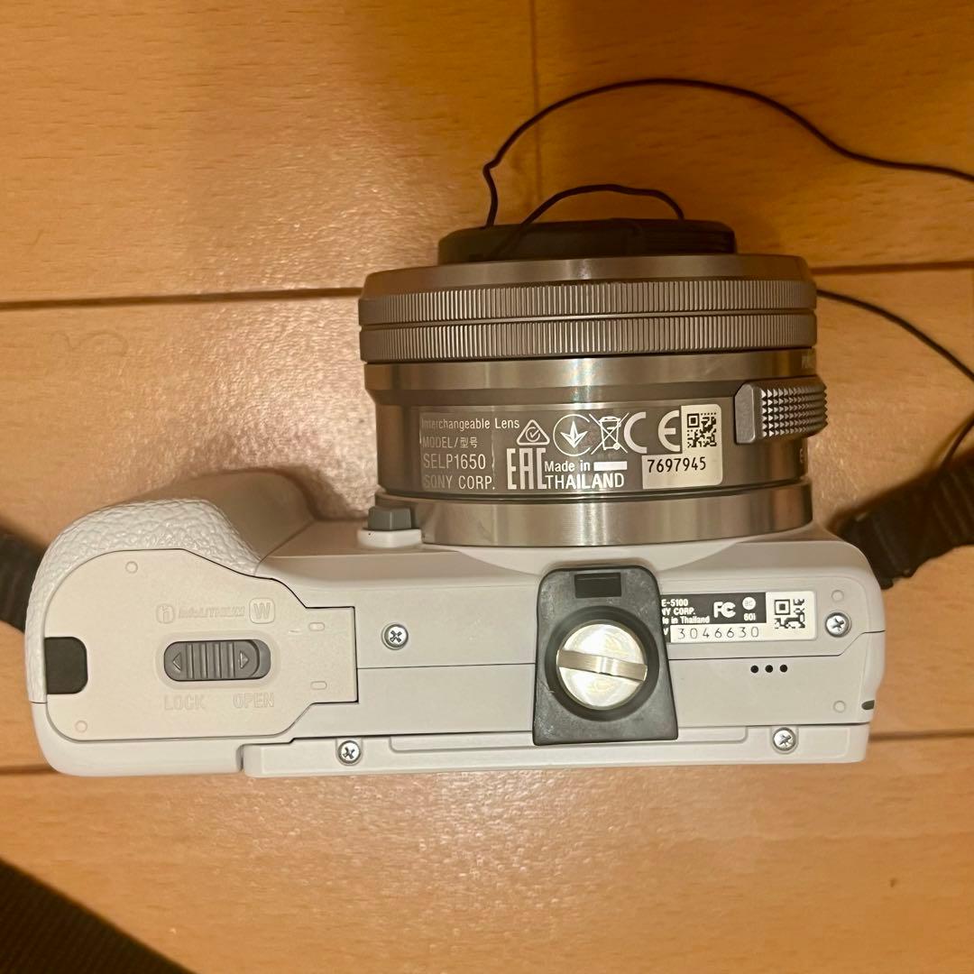 【値下げしました】sony α5100 ミラーレス　一眼カメラ