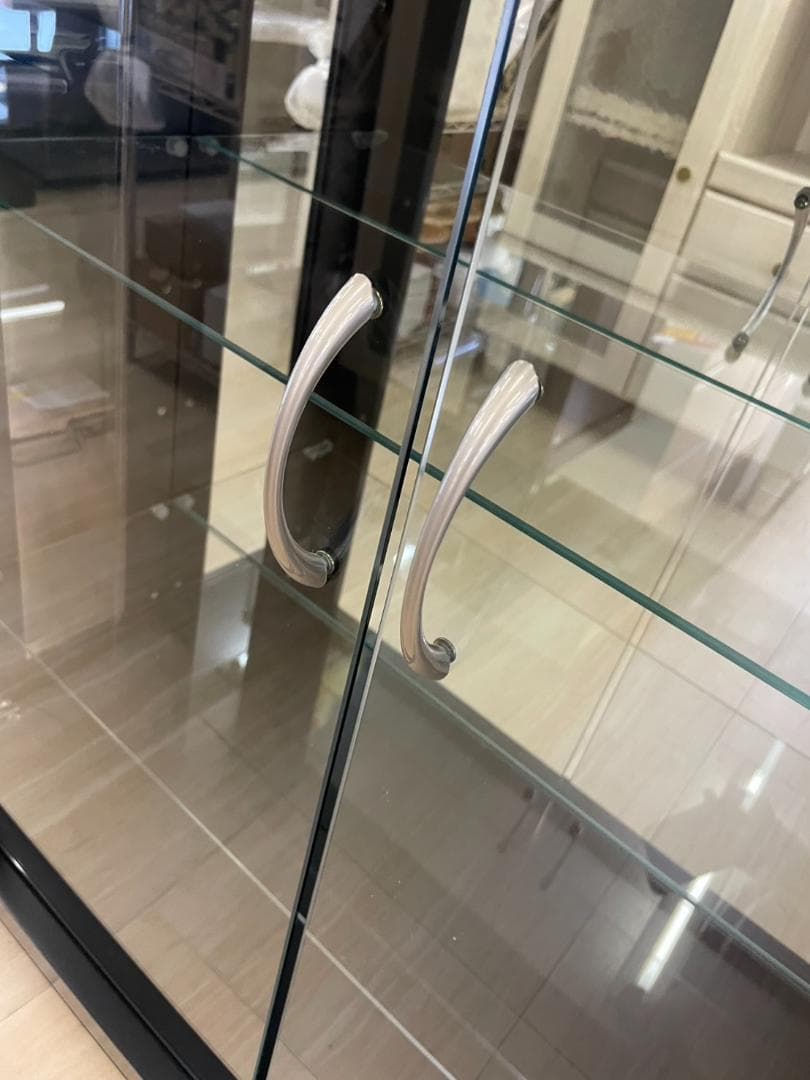 【完成品】　ショーケース　コレクションケース　ラック　棚　扉　飾り棚　ブラック