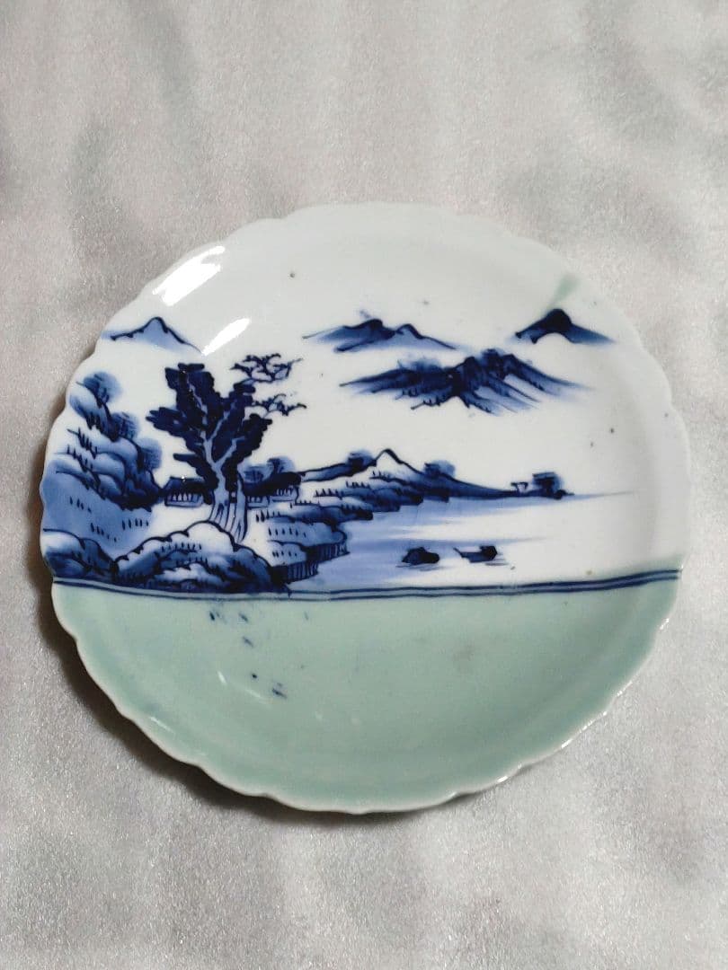 古伊万里　青磁　染付　風景皿　中皿　骨董　輪花形