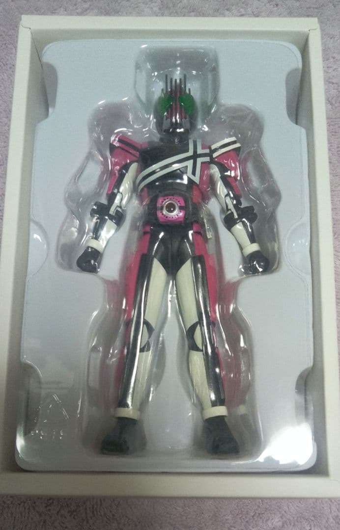 s.h.figuarts 真骨彫製法 仮面ライダーディケイド ネオVer.