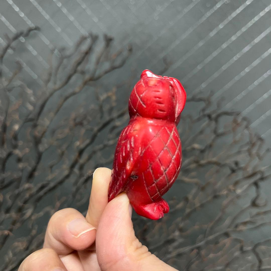 骨董　工芸細工　血赤珊瑚　山珊瑚　梟　フクロウ　モチーフ　根付　御守り