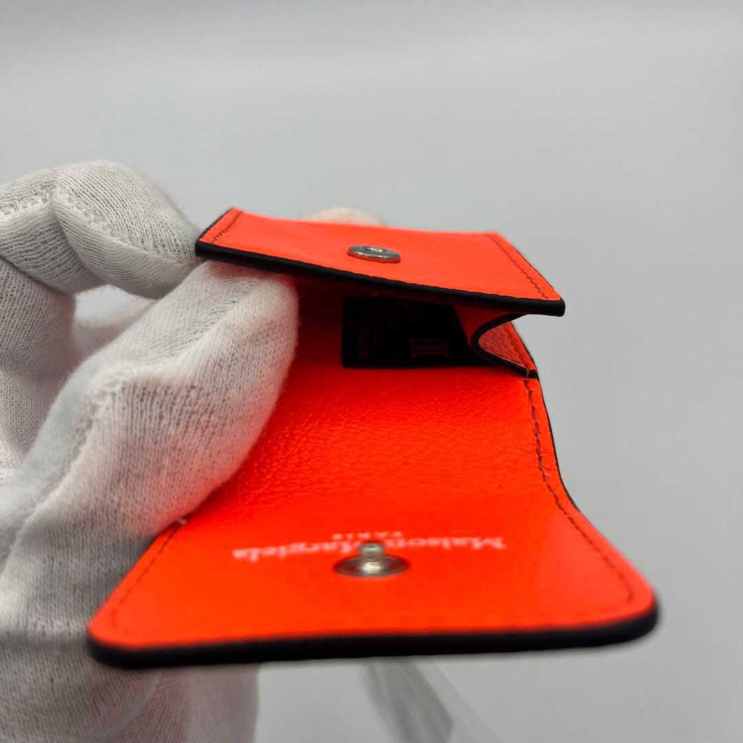 マルジェラ　AirPodsケース