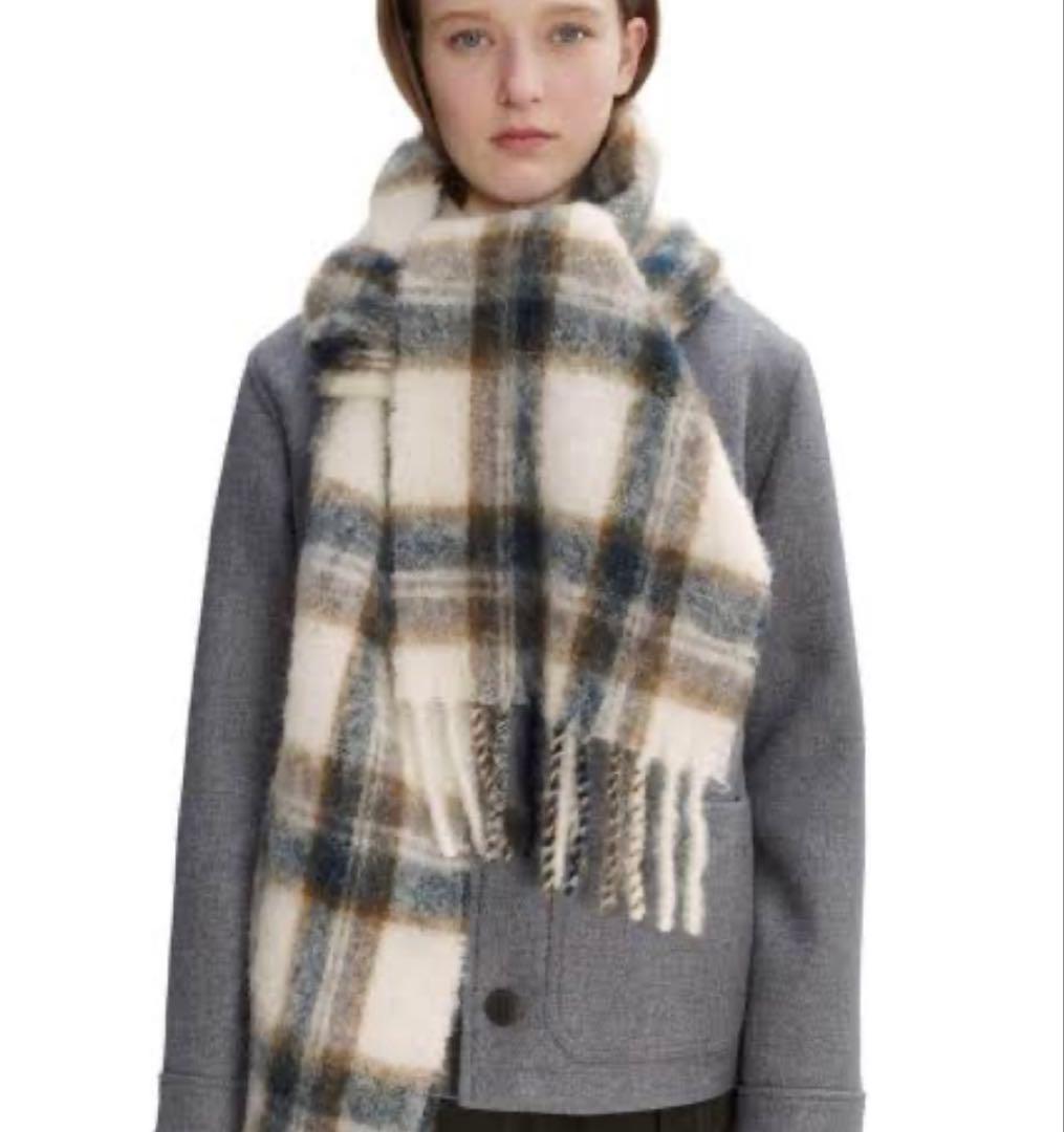 だいきんぐ⭐︎　A.P.C マフラー Elie