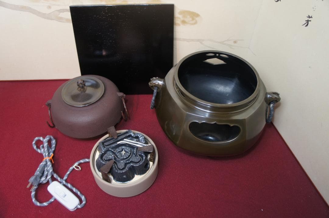 ☆美品 未使用? 在銘平丸釜添え 砂張銅六角鬼面風炉釜 400W電熱器 送料込み